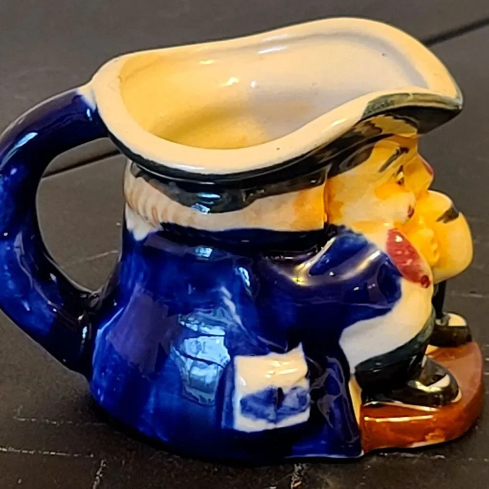 Vintage Colonial Miniature Toby Creamer‎ Japan